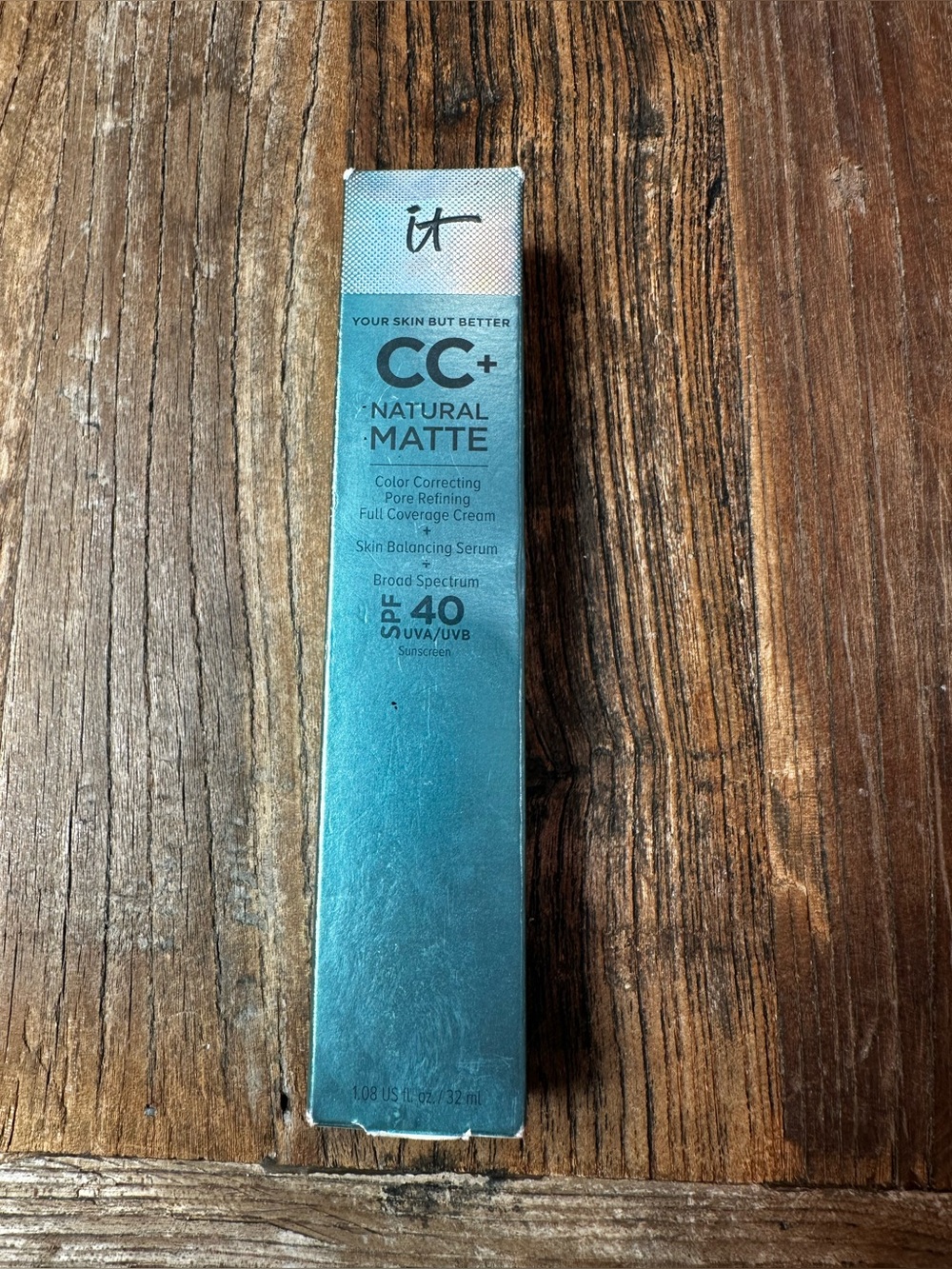 it cosmetics CC+ Natural Matte Cream in Teal Packaging